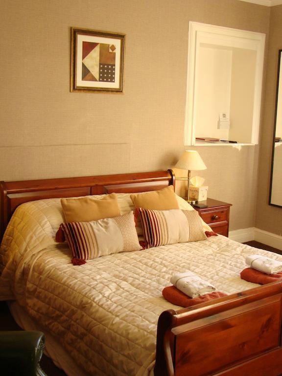 Callander Meadows Bed & Breakfast Room photo